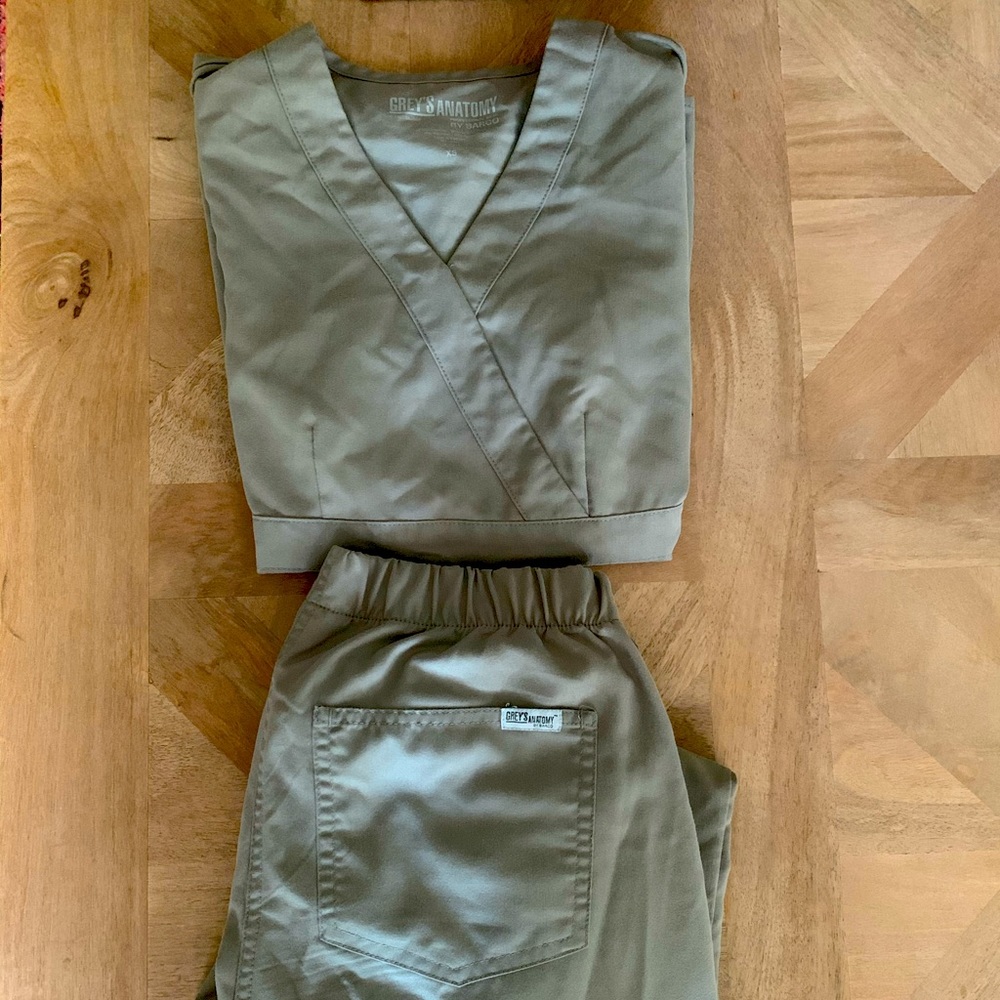 Grey’s Anatomy scrub set